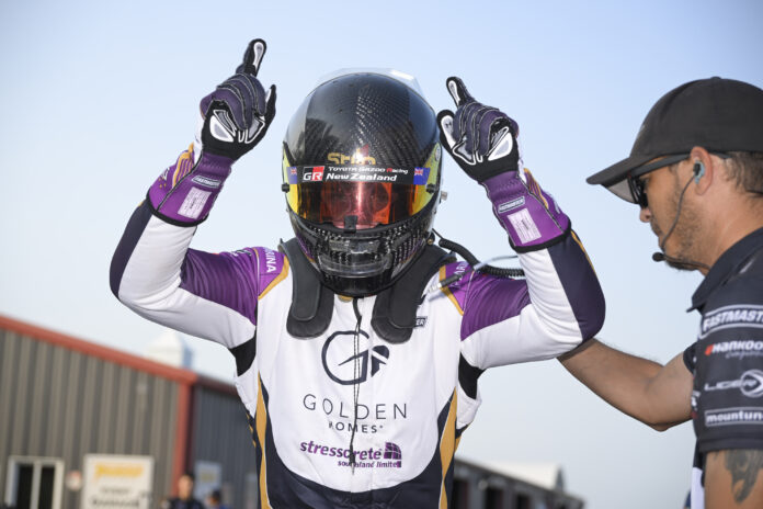 #41 Alex Crosbie, Crosslink Kiwi Motorsport, , winner, Victory Lane