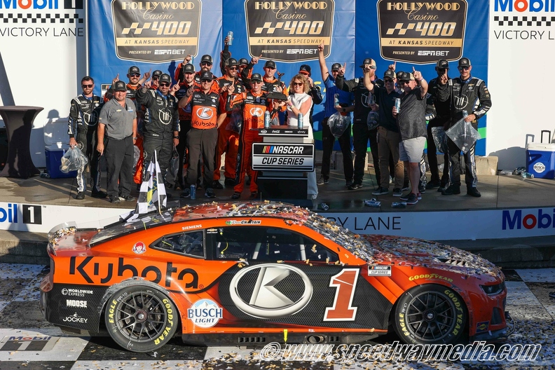 Ross Chastain snaps yearlong winless drought with victory at Kansas