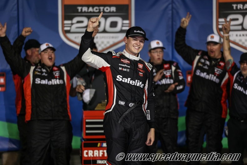 Corey Heim rallies for wild final-lap Truck Series victory at Kansas; Playoff’s Round of 8 field set