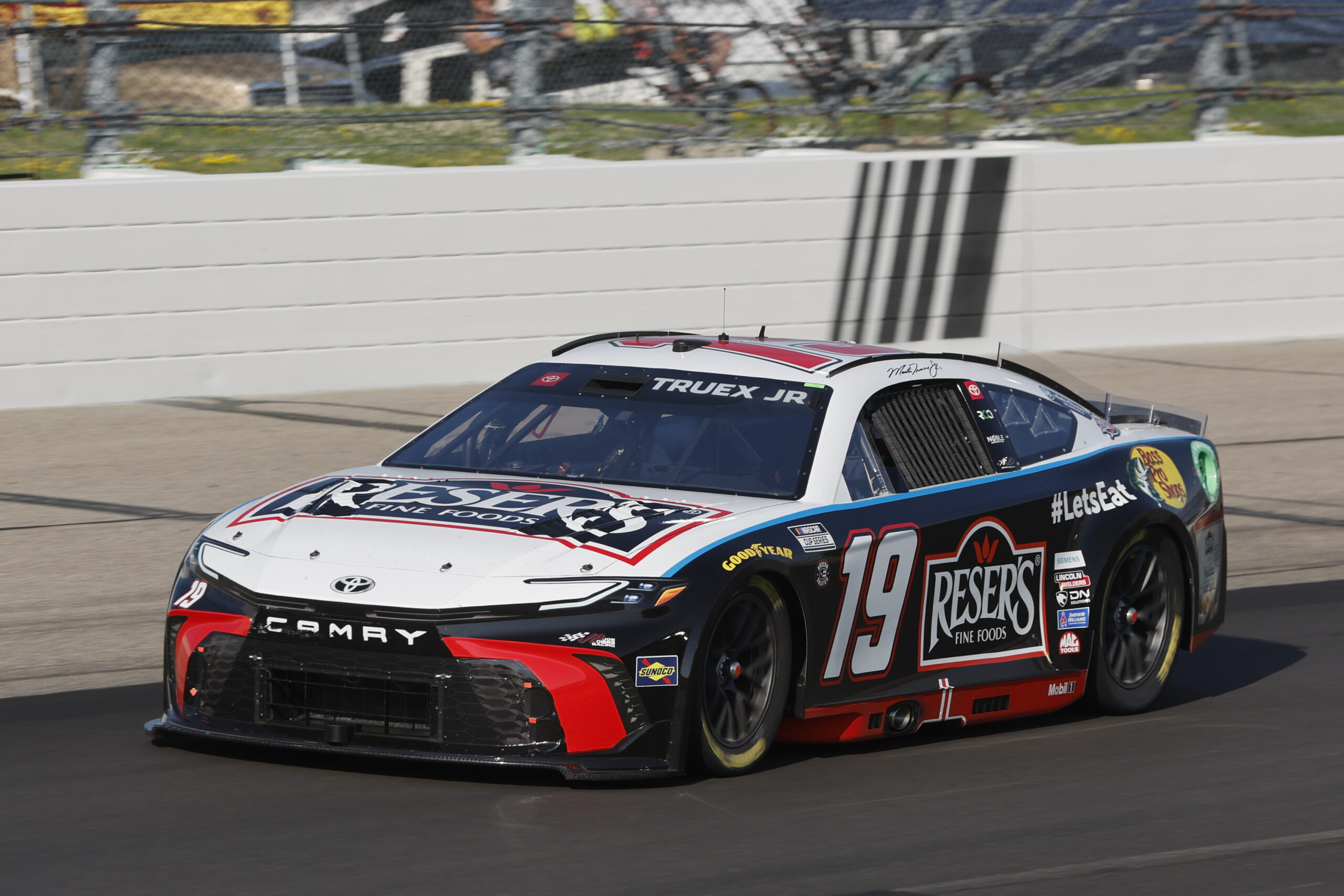 Reser’s Fine Foods Racing: Martin Truex Jr. Watkins Glen Advance