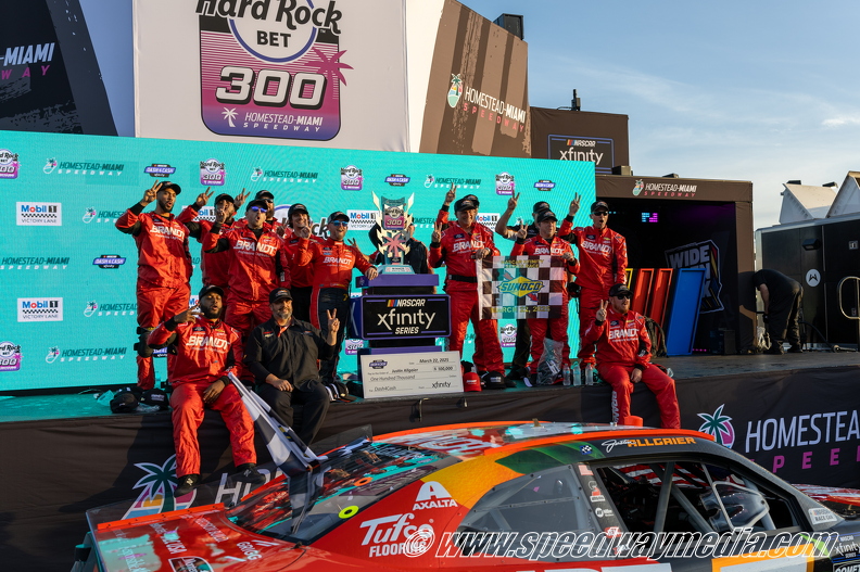 Justin Allgaier scores upset Xfinity victory at Homestead; cashes in on first Dash 4 Cash bonus in 2025