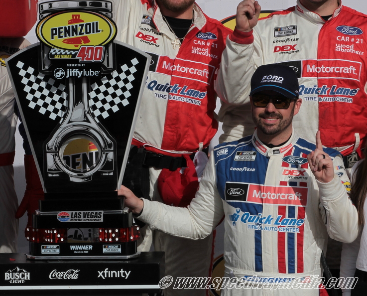 Josh Berry earns first Cup career victory at Las Vegas