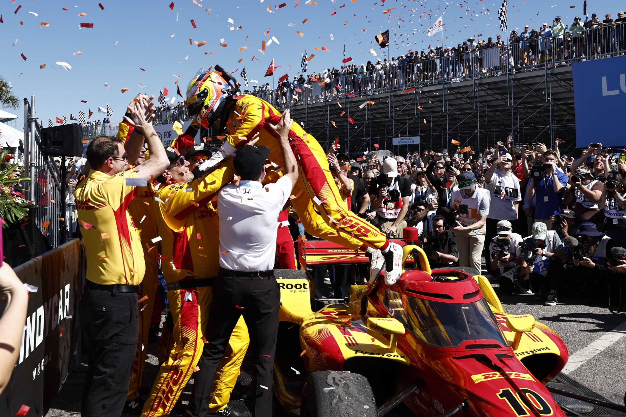 Alex Palou pulls off undercut to win at St. Pete