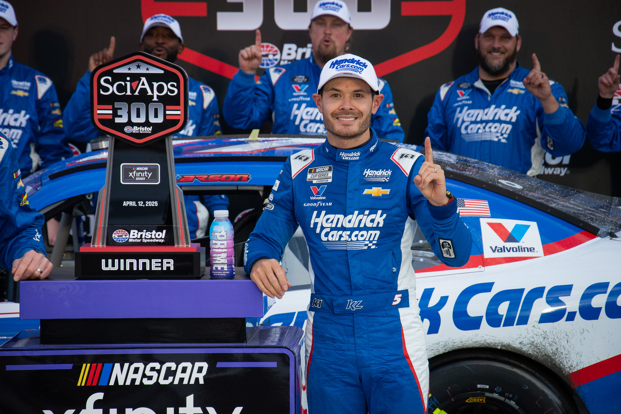 Kyle Larson reigns supreme with dominant Xfinity victory at Bristol