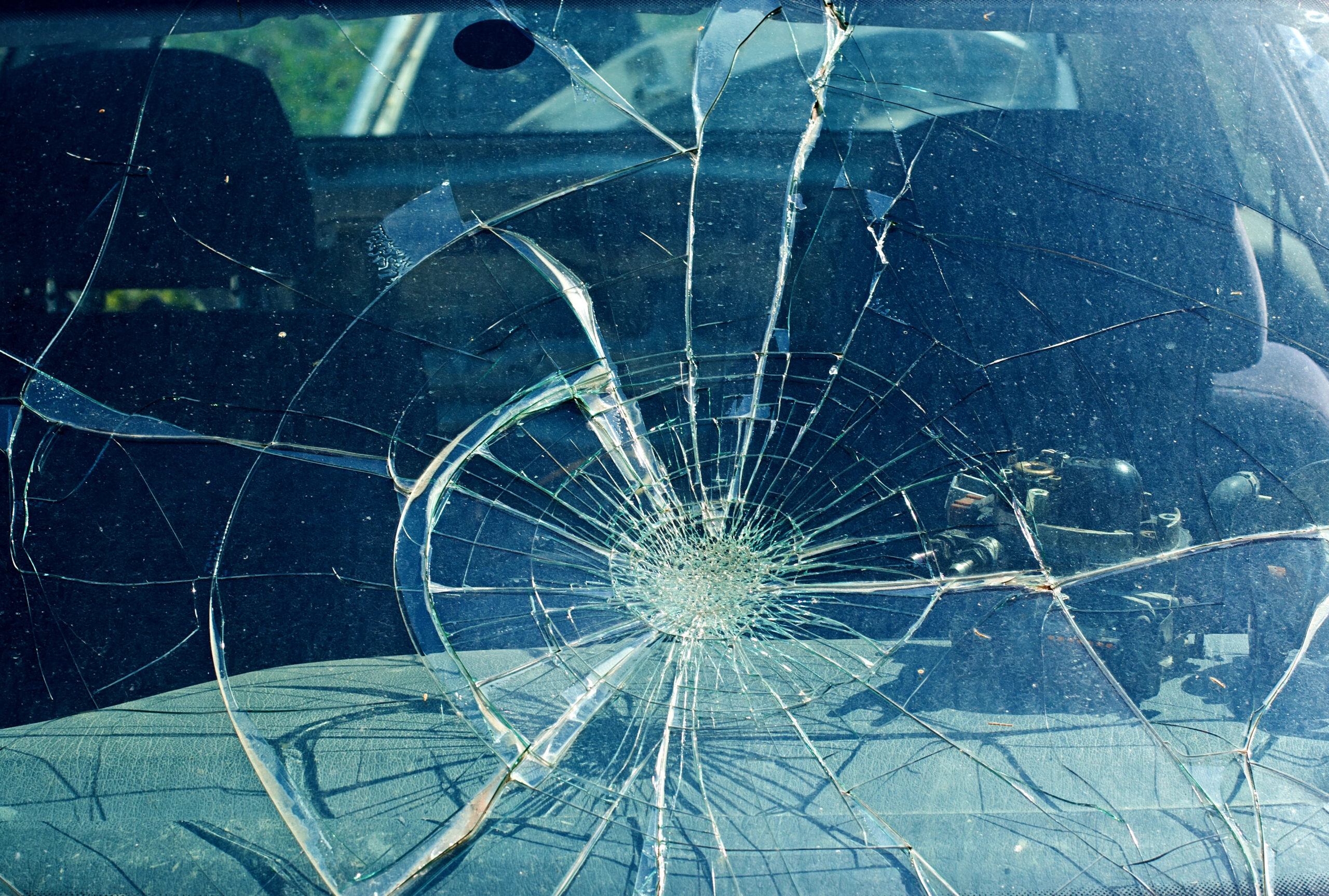 Where to Get a Windshield Replaced? Top Local Solutions