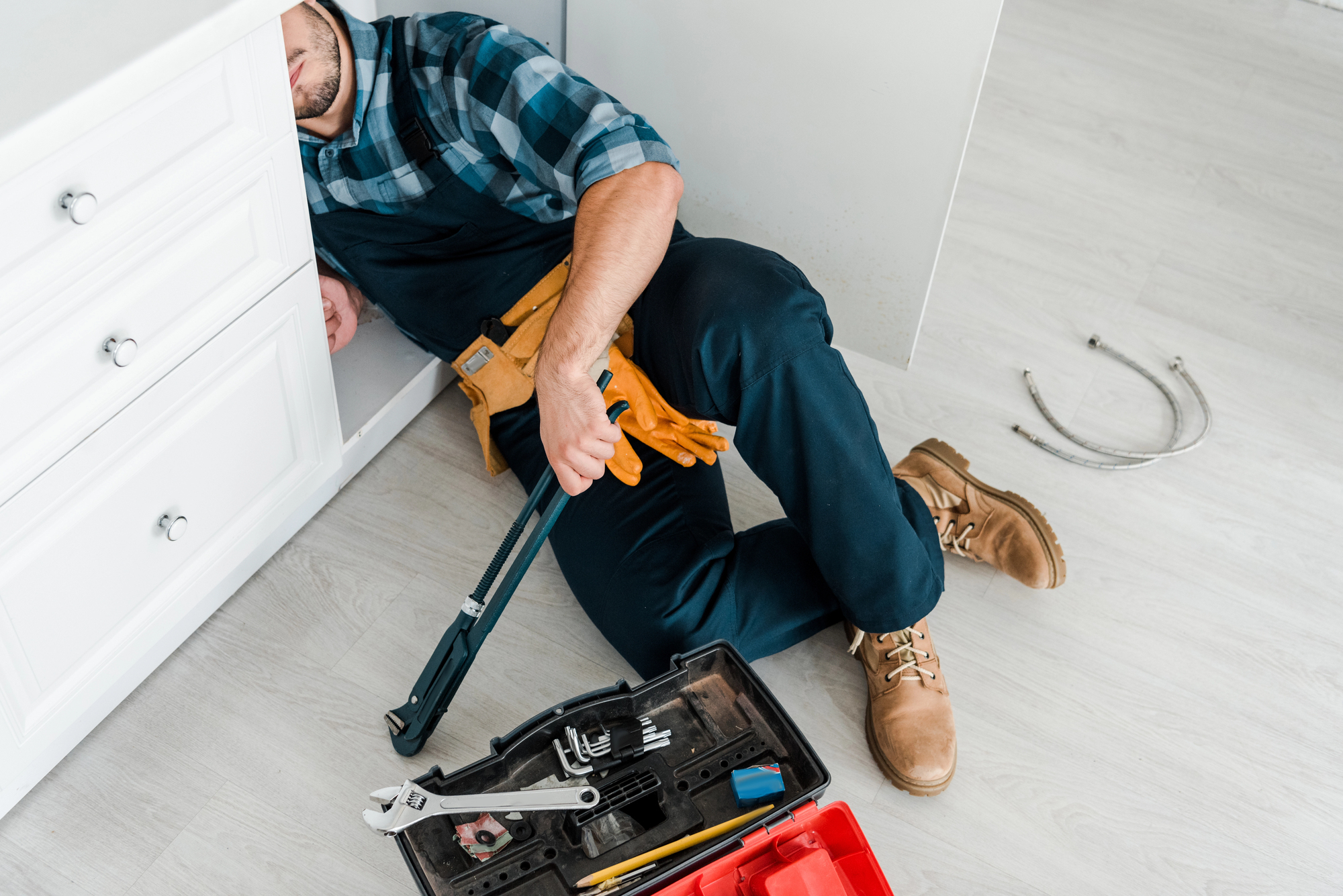 Top 7 Questions to Ask Before Hiring a Plumber
