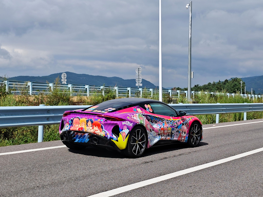 “Itasha Wraps: Where Anime Meets Asphalt”