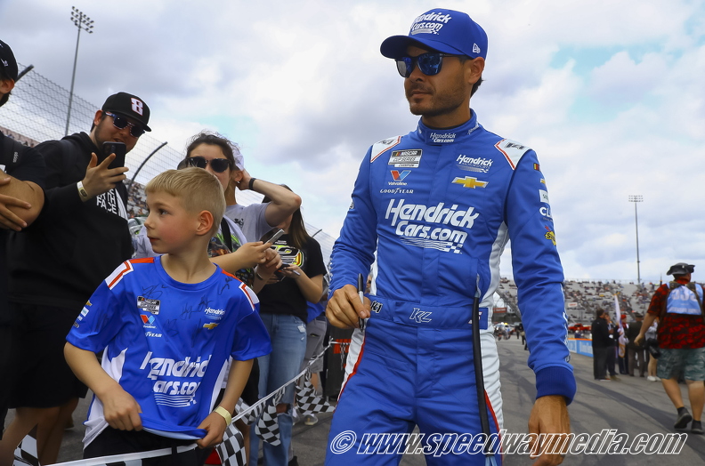 Kyle Larson wrecks twice, finishes 37th at Darlington