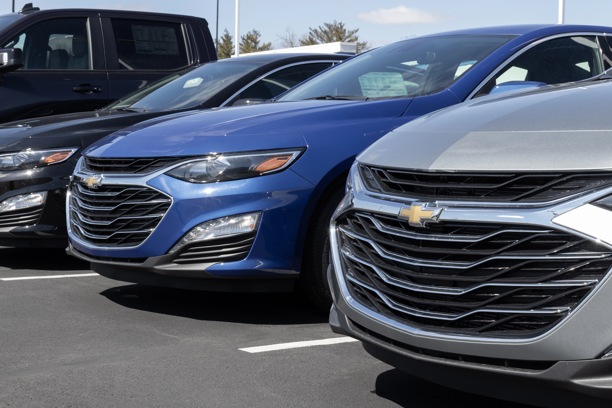 How to Choose the Right Chevy Dealer for Your Next Vehicle Purchase