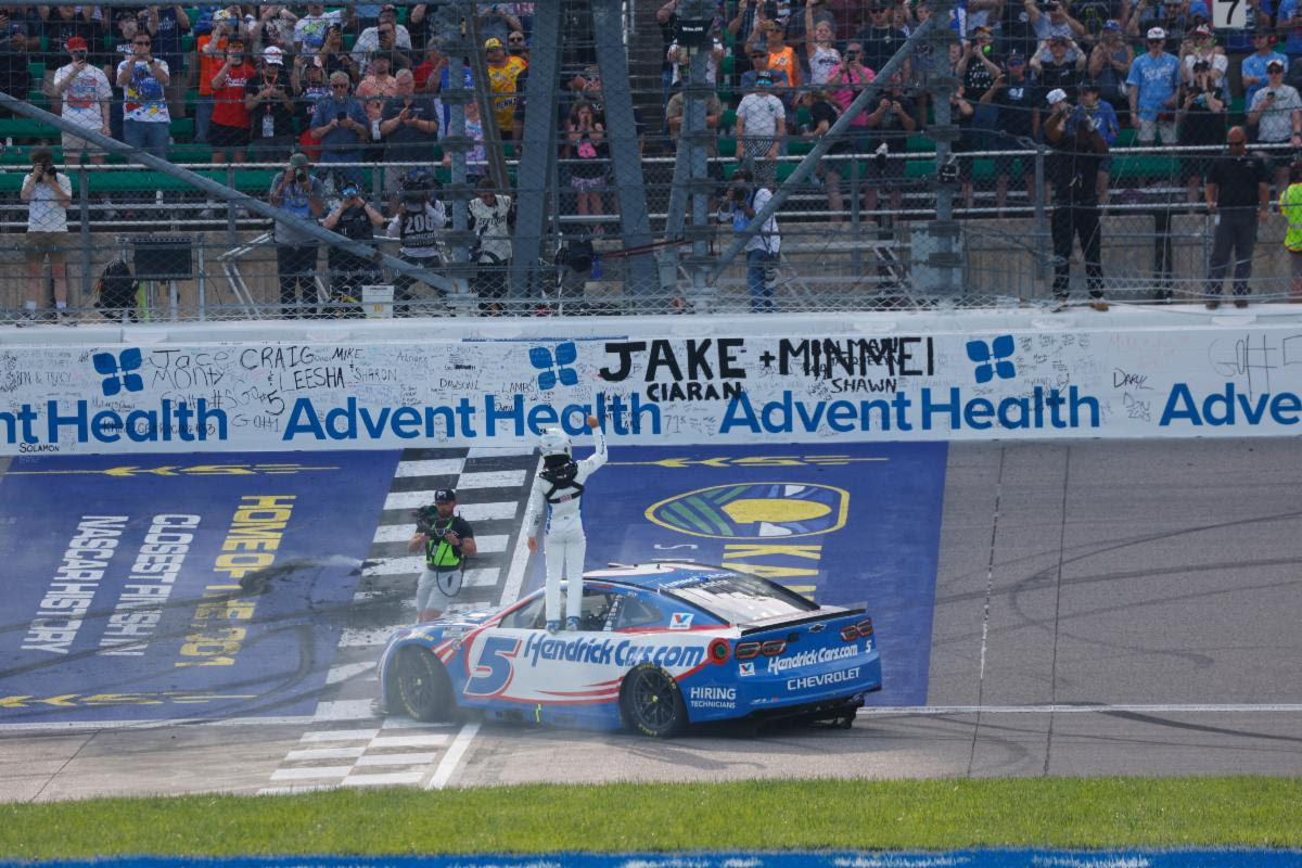 CHEVROLET NCS: Larson Takes Team Chevy to Three-Straight Triumphs at Kansas Speedway