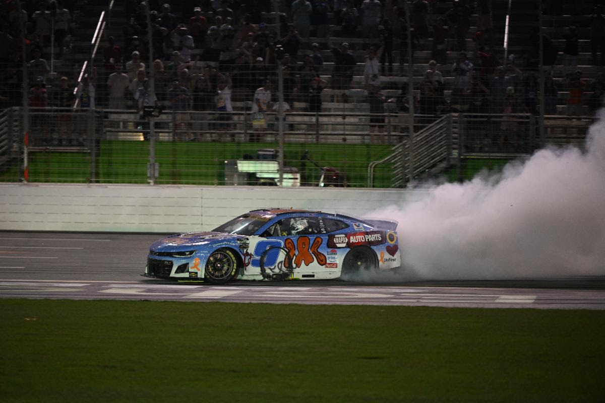 Elliott Grabs First Win of the Season at EchoPark Speedway