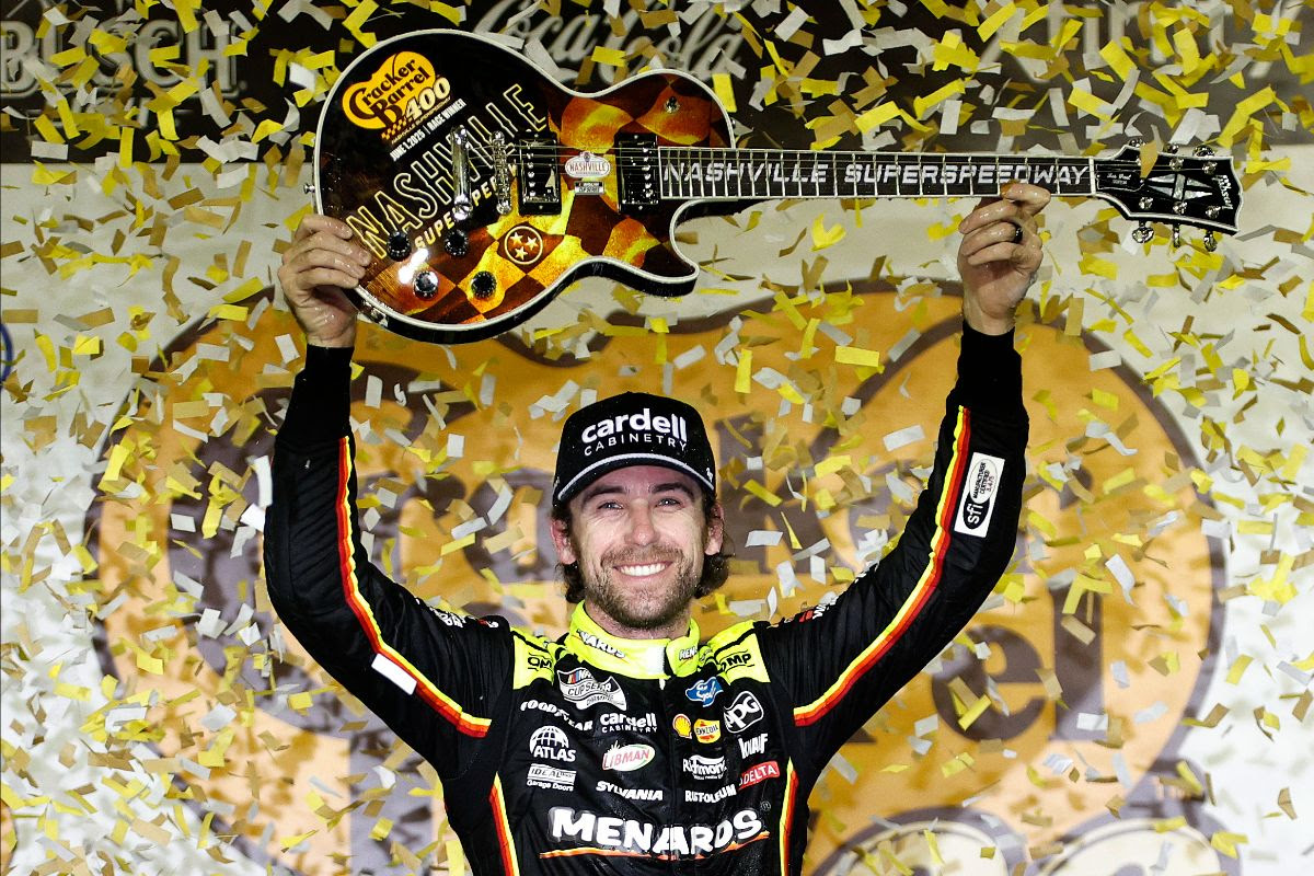 RYAN BLANEY WINS IN MUSIC CITY