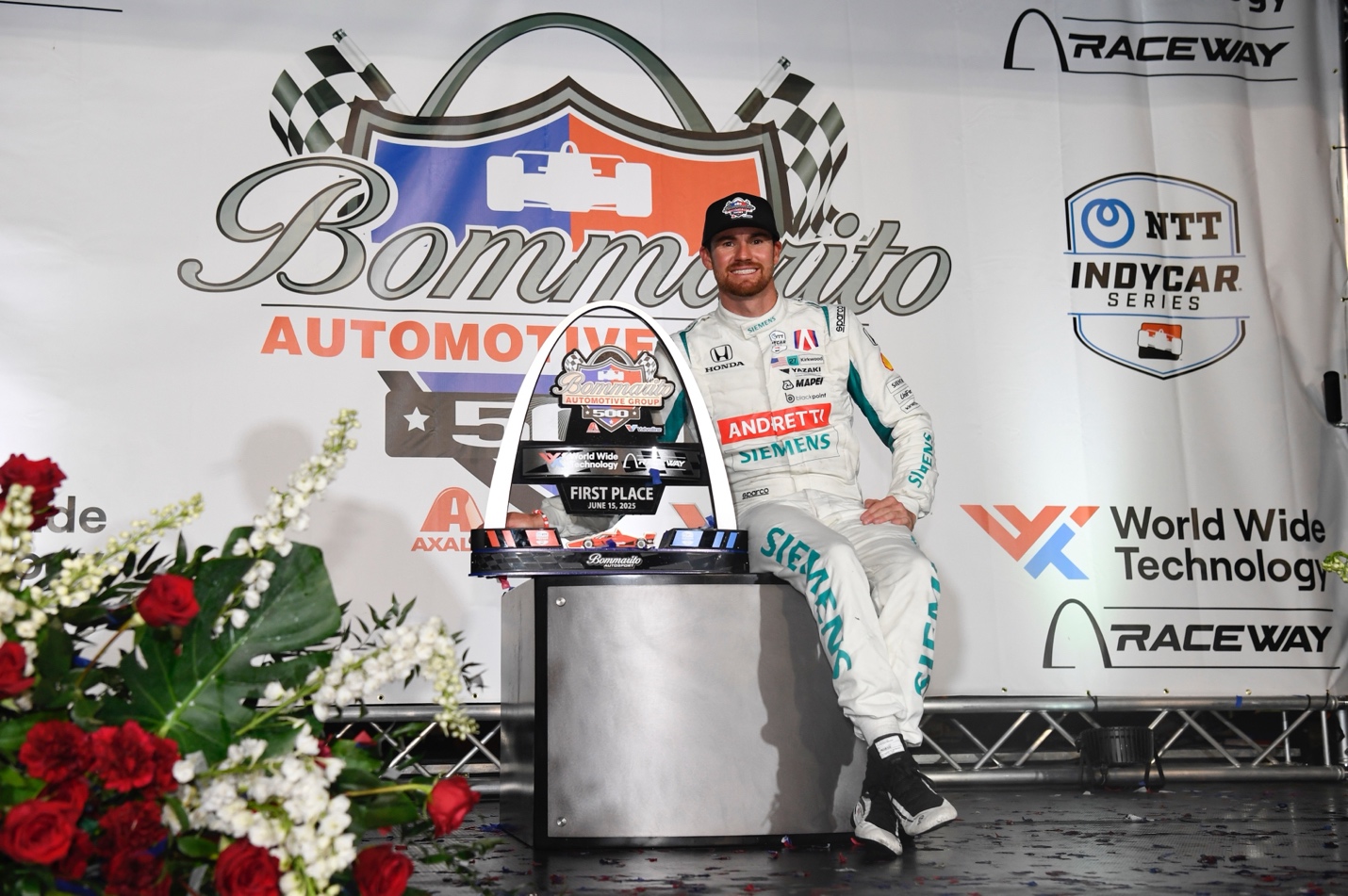 KIRKWOOD RALLIES LATE TO WIN BOMMARITO AUTOMOTIVE GROUP 500 NTT INDYCAR SERIES RACE
