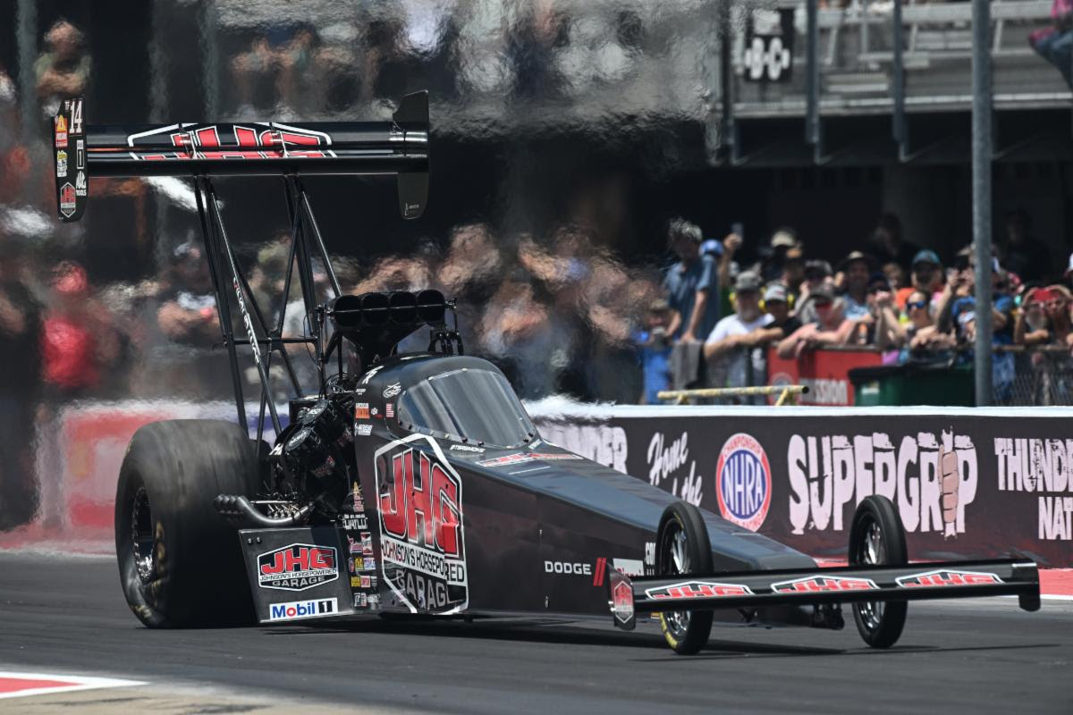 SMOKE SWEEPS SATURDAY IN BRISTOL, WINNING MISSION #2FAST2TASTY CHALLENGE AND QUALIFYING NO. 1