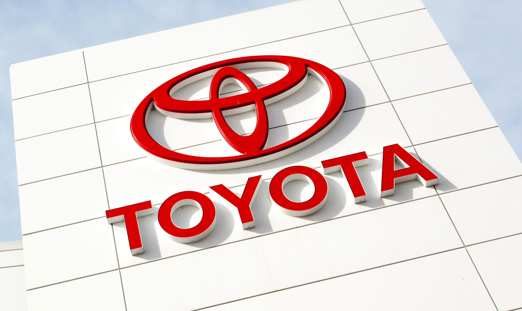 Top Benefits of Choosing a Houston Toyota Dealership