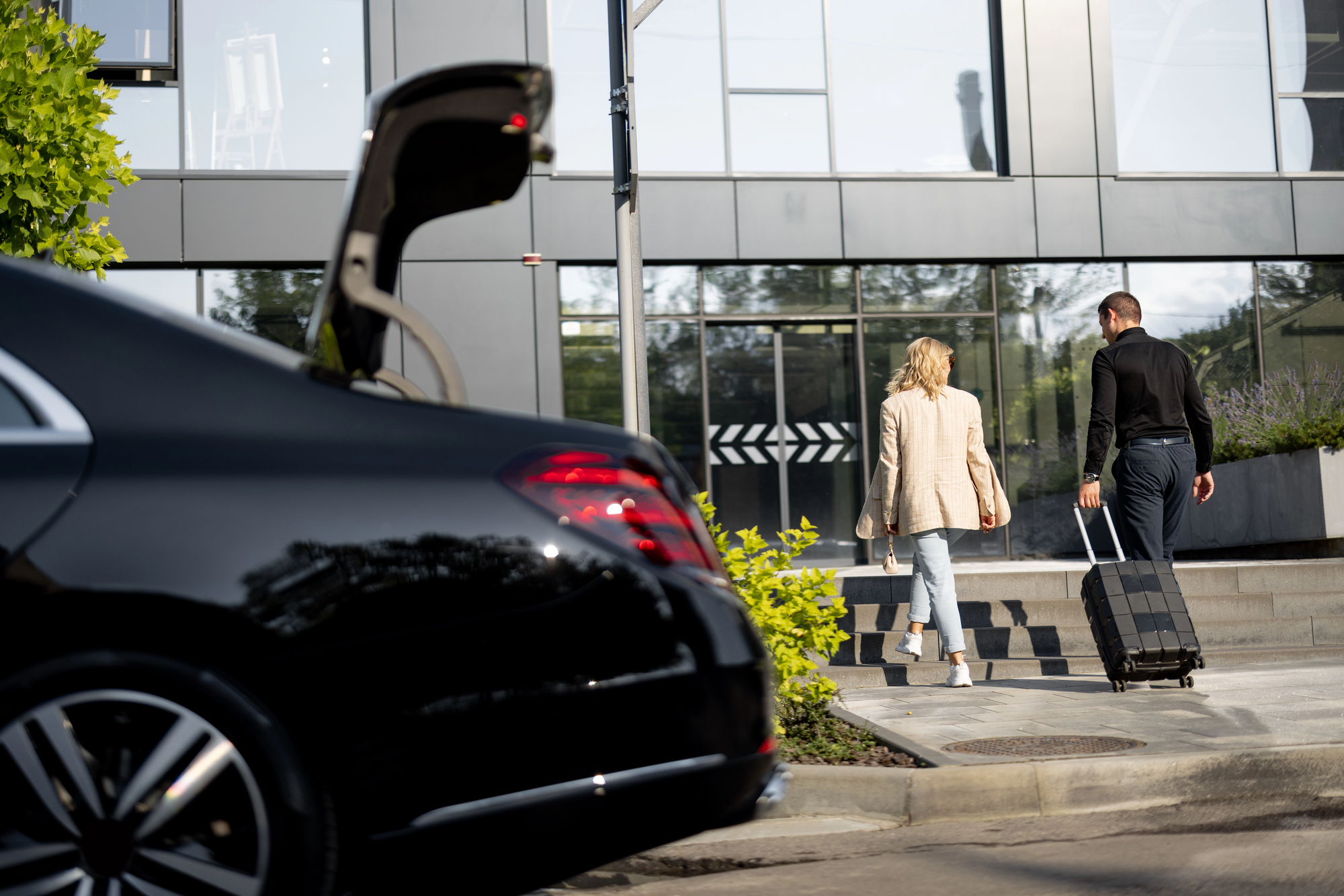 Why I Choose Premium Cars for Chauffeur Transportation