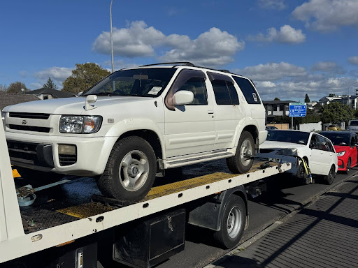Got a Damaged Car in Auckland? Here’s Why Car Wreckers Are Your Best Option