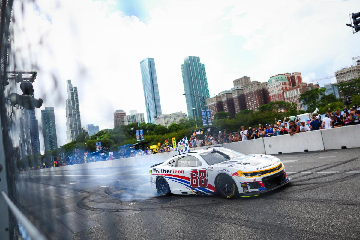 CHEVROLET NCS: Van Gisbergen Keeps Chevrolet Undefeated in the Chicago Street Race