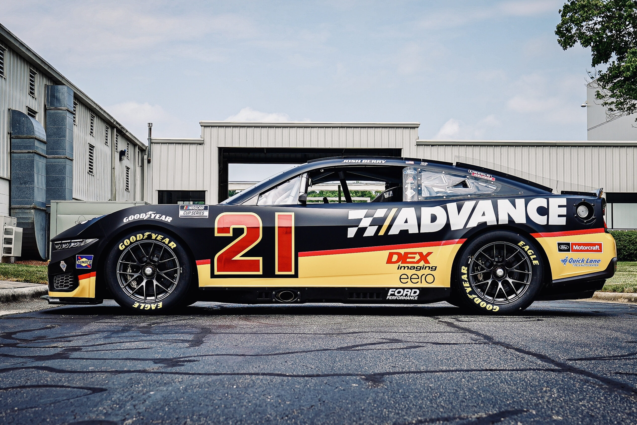 Berry, No. 21 Team to Carry Advance Auto Parts Colors at Dover