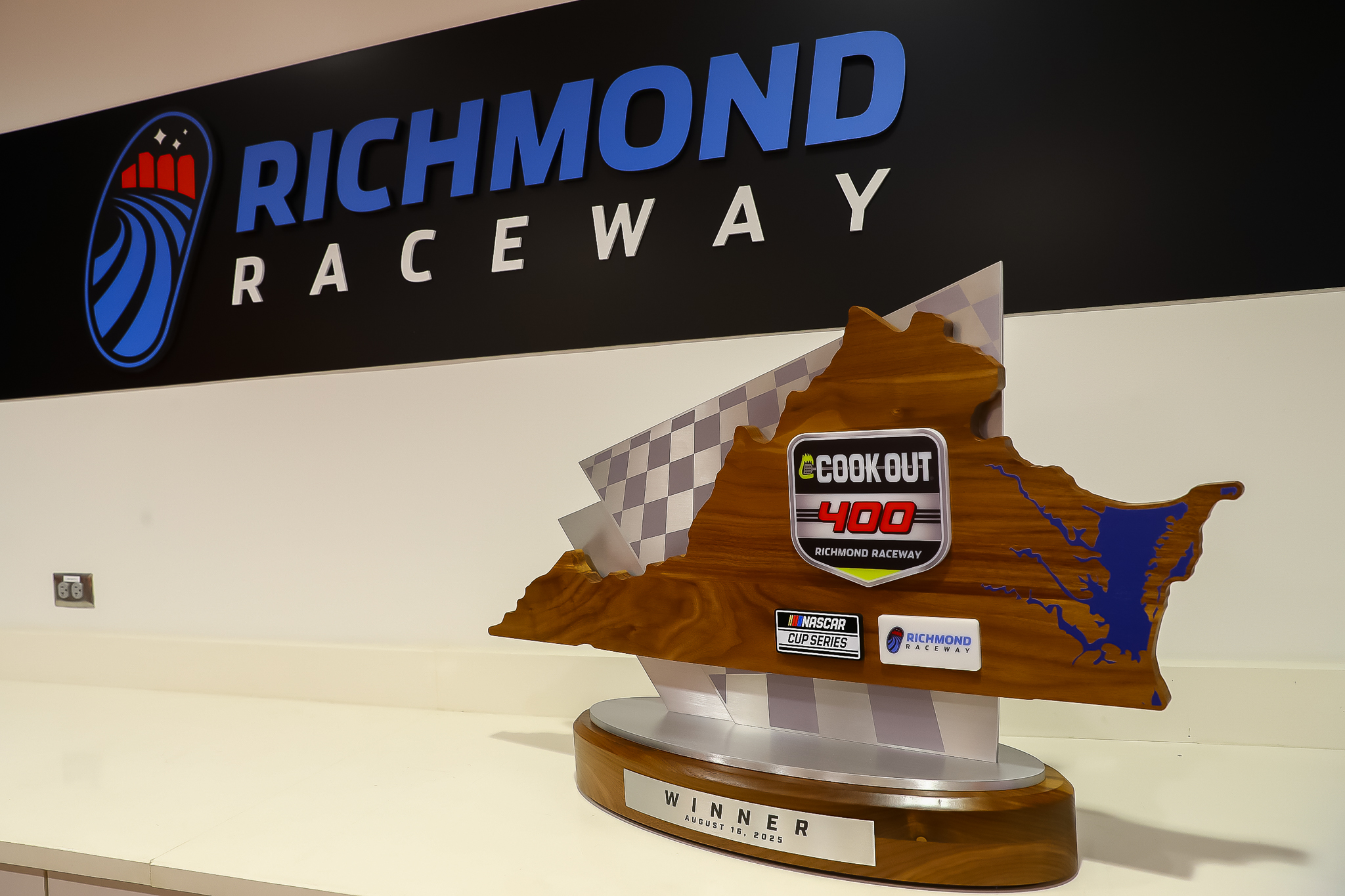 Dillon advances to the playoffs and Heim scores his seventh win of the season