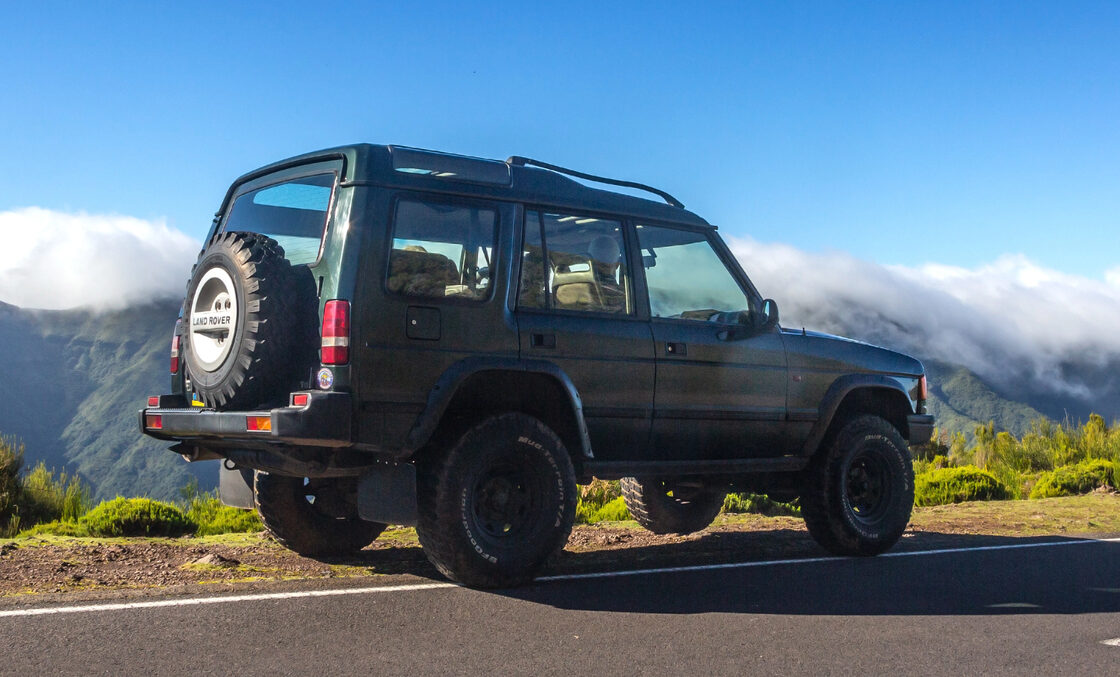 Your Vacation, Your Trail: Jeep Rentals Ready at the Airport Gate