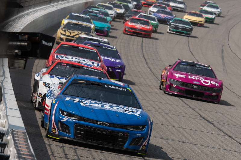 NASCAR 2025: Kyle Larson and Denny Hamlin are the favorites for the final victory