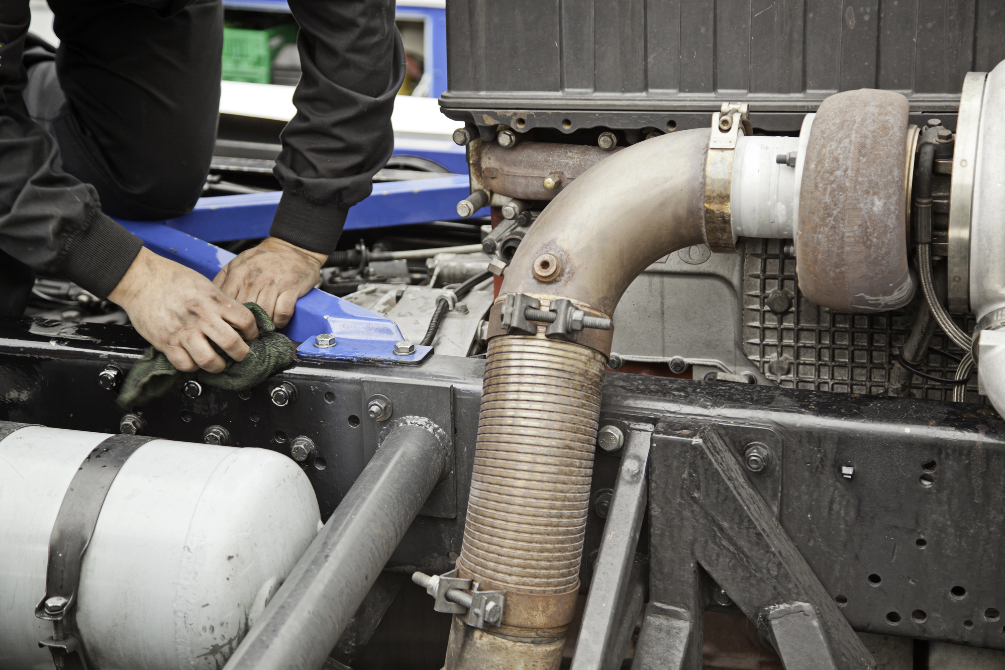 10 Questions to Ask Before Hiring a Fleet Repair Service Provider