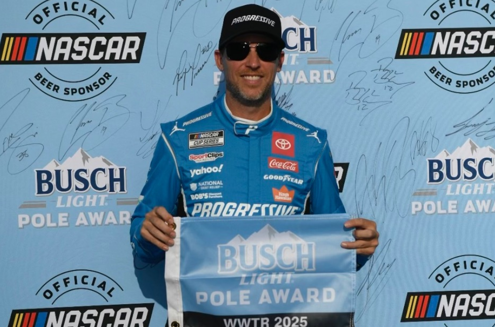 HAMLIN WINS NASCAR CUP SERIES POLE FOR ENJOY ILLINOIS 300 ROUND OF 16 PLAYOFF RACE