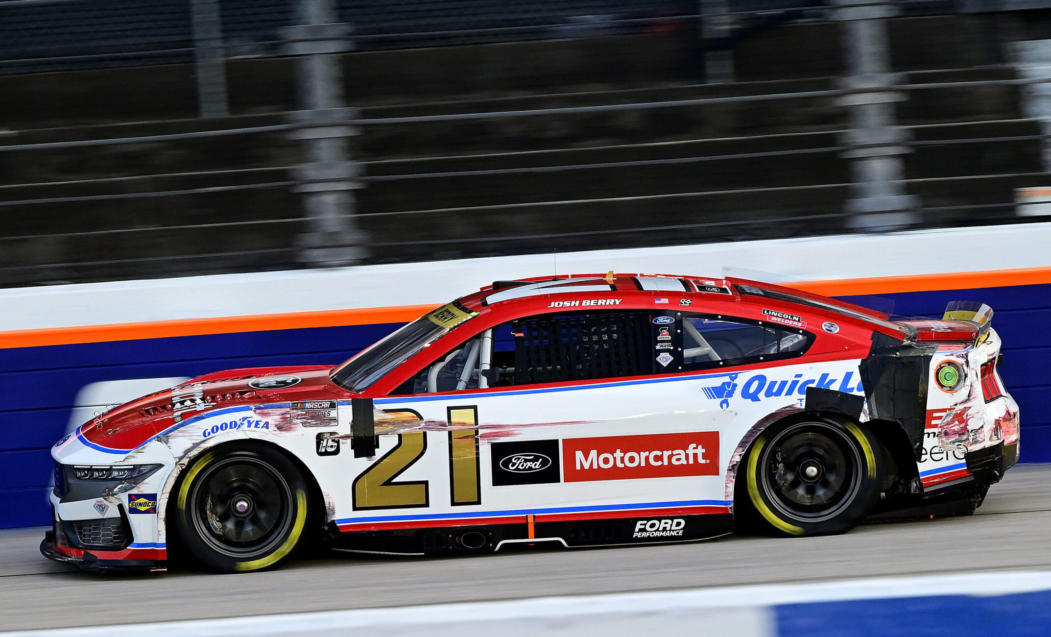 Early Spin Derails Berry’s Night at Darlington