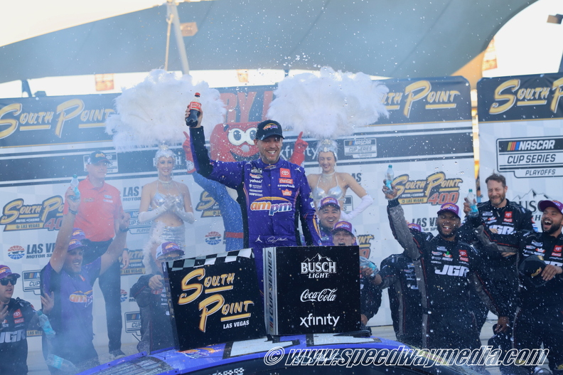 Denny Hamlin scores 60th Cup victory at Las Vegas; clinches Championship 4 berth
