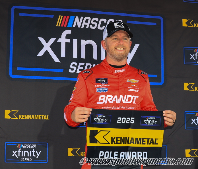 Justin Allgaier claims NASCAR Xfinity Series pole at Las Vegas