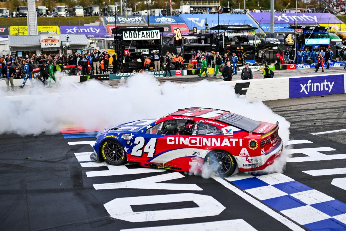 CHEVROLET NCS AT MARTINSVILLE 2: Byron, Larson Set to Represent Chevrolet in the NCS Championship Four