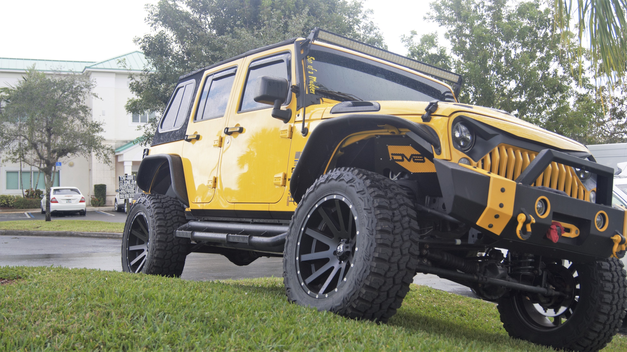 How to Build a Balanced Off-Road Setup With Wheels, Tires, and Shocks