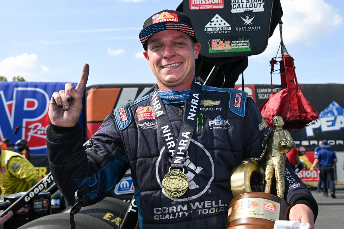 ELITE COMPANY ON THE LINE FOR FUNNY CAR’S AUSTIN PROCK & MATT HAGAN AT IN-N-OUT BURGER NHRA FINALS