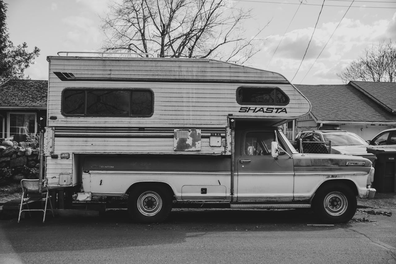 Legal and Practical Considerations When Selling a Junk RV in Oregon