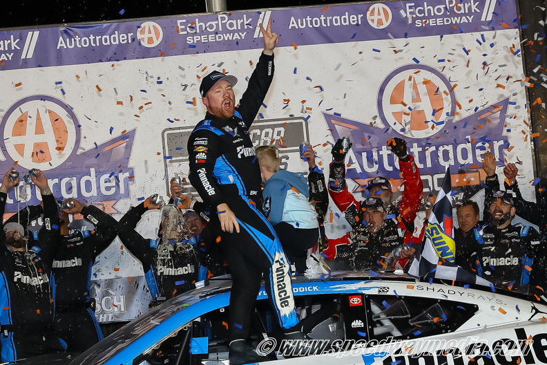 Tyler Reddick rallies for wild Cup victory at EchoPark Speedway