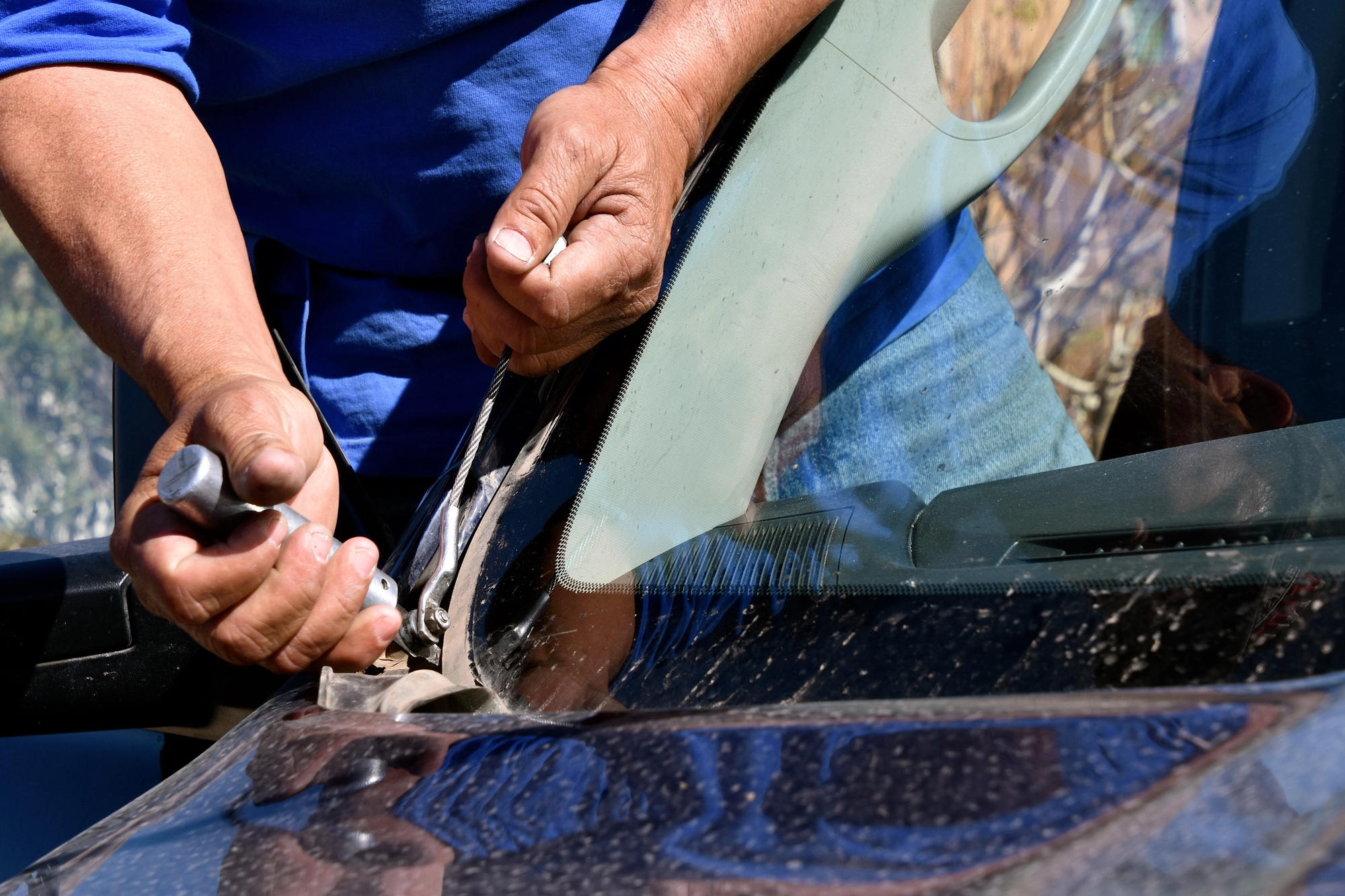 Emergency Windshield Replacement: Finding 24/7 Services That Don’t Compromise Quality
