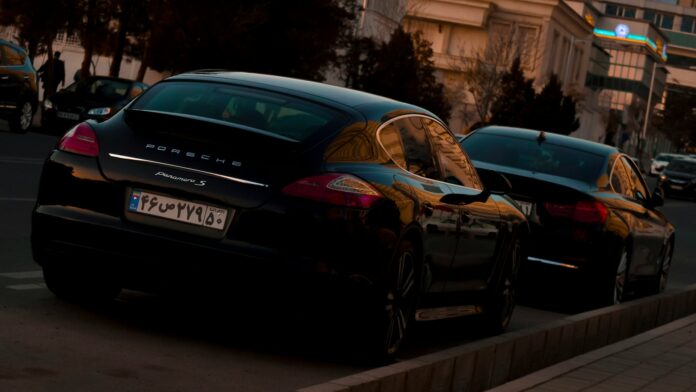 artin-ghorbani-82xdsR6jGD4-unsplash