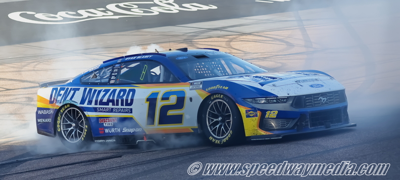 Ryan Blaney perseveres for hard-fought Cup victory at Phoenix Ryan Blaney perseveres for hard-fought Cup victory at Phoenix