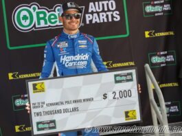 Kyle Larson claims pole position for O’Reilly Auto Parts race at Darlington