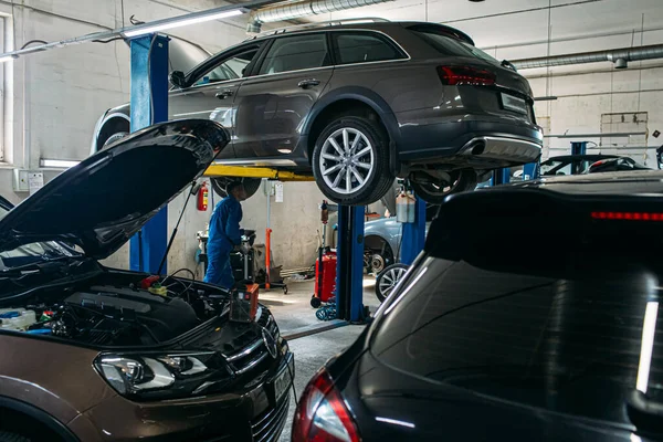 Warning Signs Your Car Needs Gearbox Repairs Warning Signs Your Car Needs Gearbox Repairs