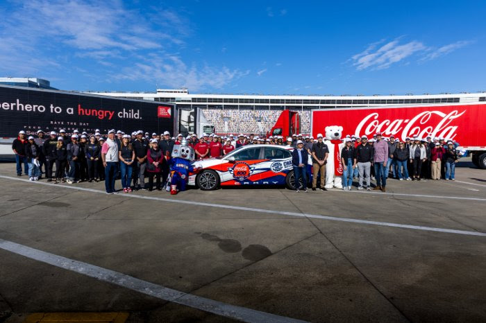 Coca-Cola Racing, Coca-Cola Consolidated, Charlotte Motor Speedway Pack 50,000 Meals for Local Families in Need Coca-Cola Racing, Coca-Cola Consolidated, Charlotte Motor Speedway Pack 50,000 Meals for Local Families in Need