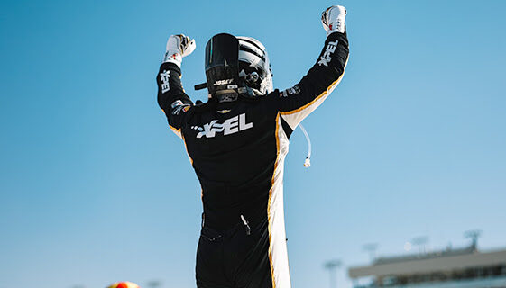 Newgarden Hunts Down Victory, Takes Series Lead at Phoenix Newgarden Hunts Down Victory, Takes Series Lead at Phoenix