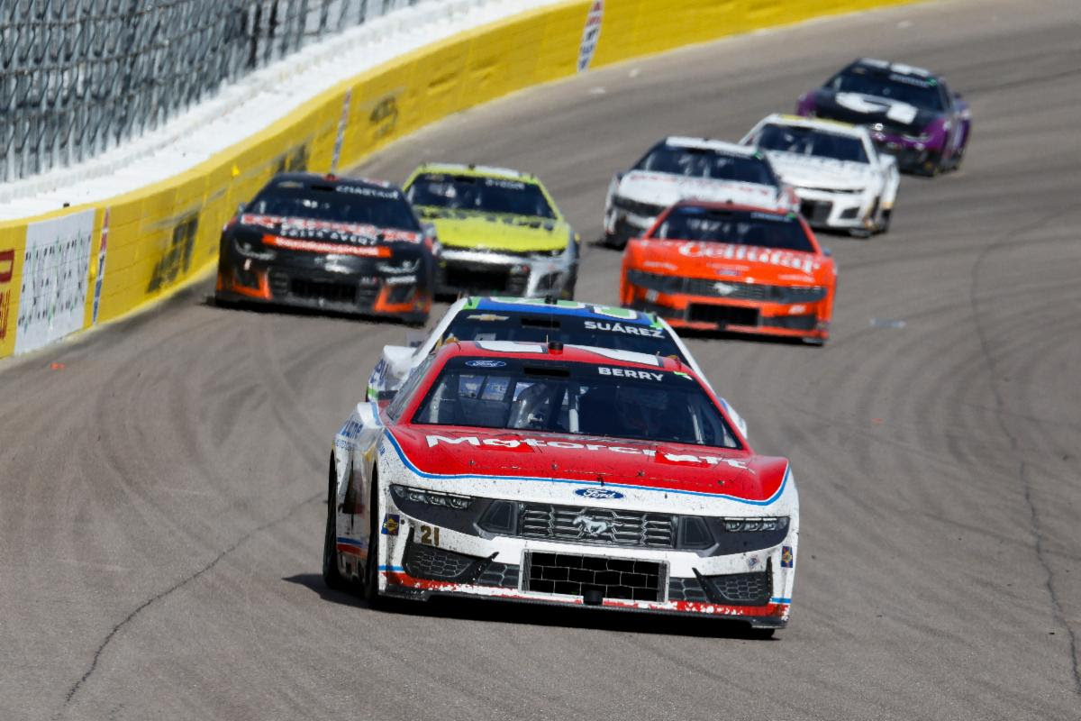 Ford Racing NASCAR – Las Vegas 1 Advance Ford Racing NASCAR – Las Vegas 1 Advance