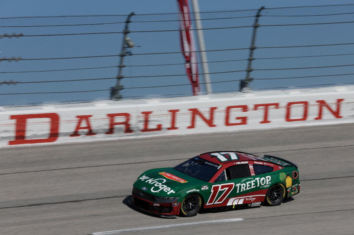 Ford Racing NASCAR – Darlington 1 Advance Ford Racing NASCAR – Darlington 1 Advance