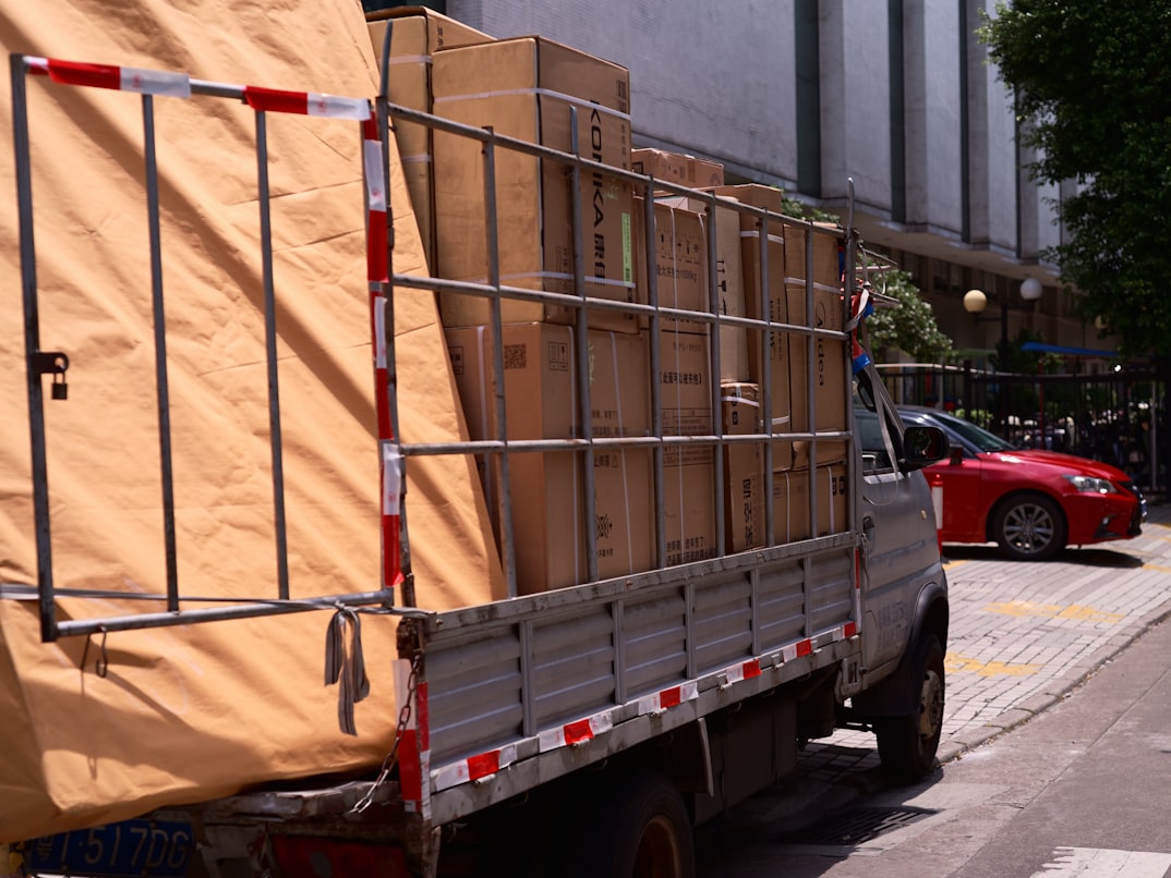 Reliable Moving Services for Furniture and Belongings in Toronto by A-Z Moving Reliable Moving Services for Furniture and Belongings in Toronto by A-Z Moving