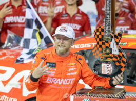 Justin Allgaier outmuscles Brent Crews for third O’Reilly victory at Nashville.