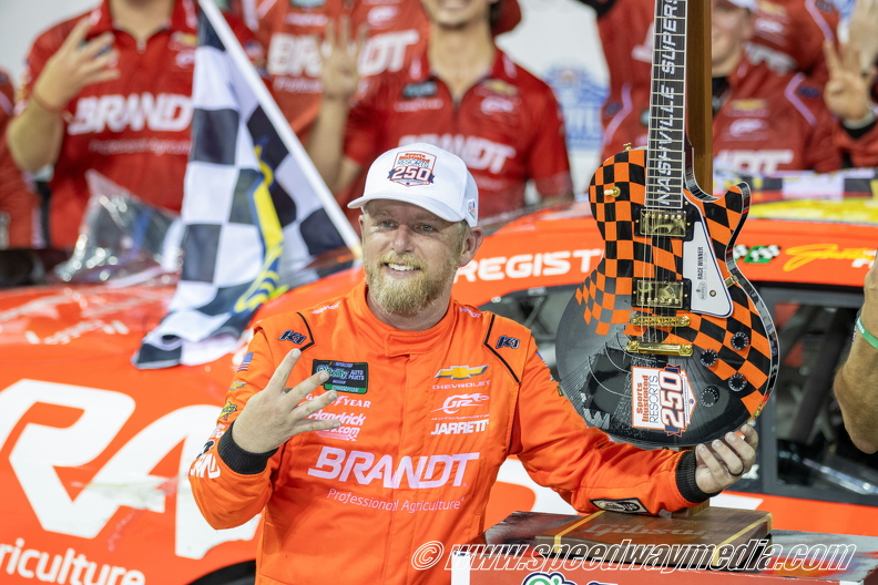 Justin Allgaier outmuscles Brent Crews for third O’Reilly victory at Nashville. Justin Allgaier outmuscles Brent Crews for third O’Reilly victory at Nashville.