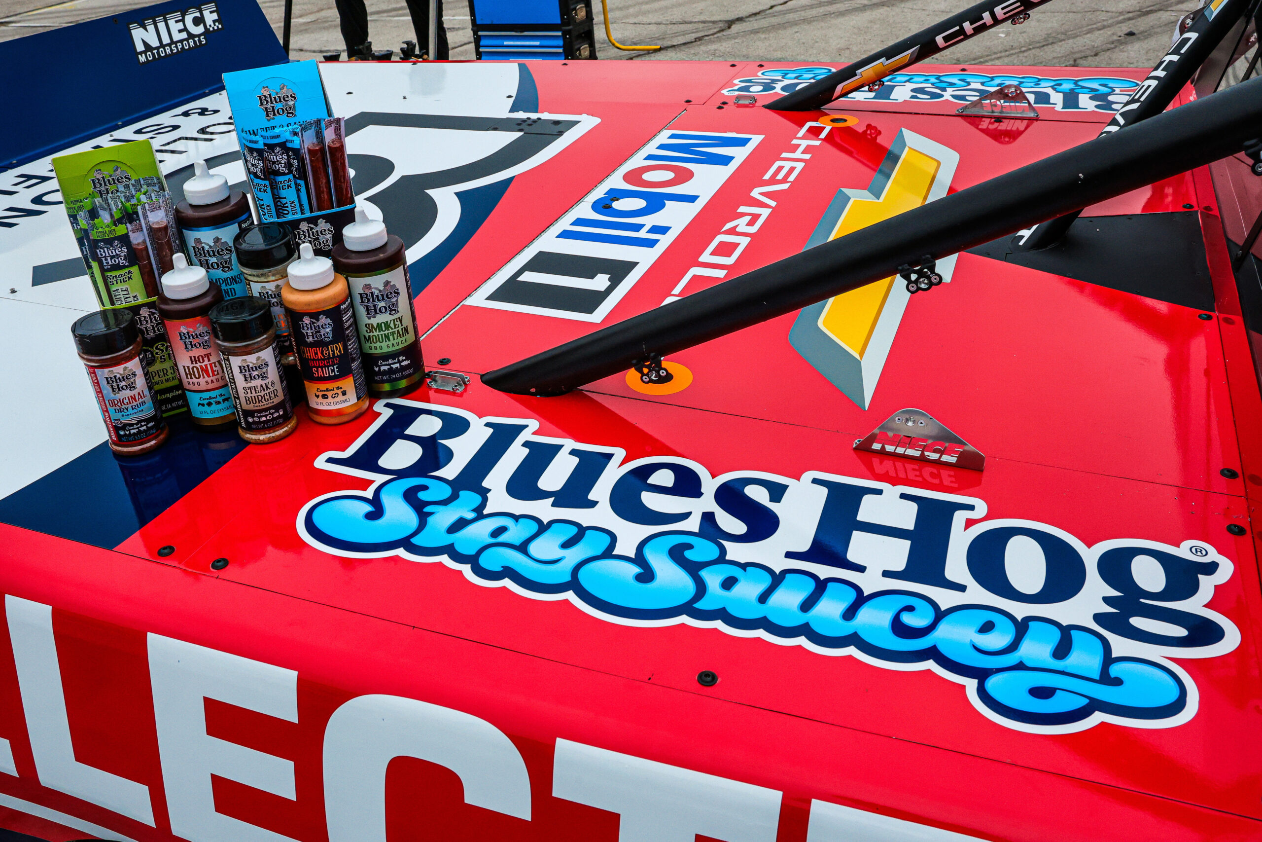 Blues Hog Forms Partnership with Niece Motorsports Blues Hog Forms Partnership with Niece Motorsports
