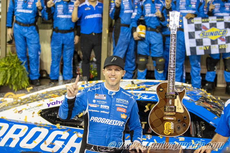 Denny Hamlin perseveres for thrilling Cup victory at Nashville Denny Hamlin perseveres for thrilling Cup victory at Nashville